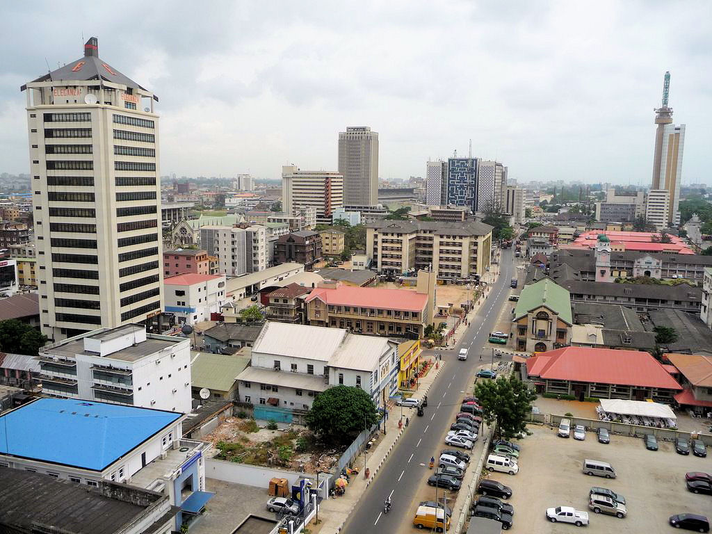 What is the contribution of small-scale industries to the Nigerian economy?